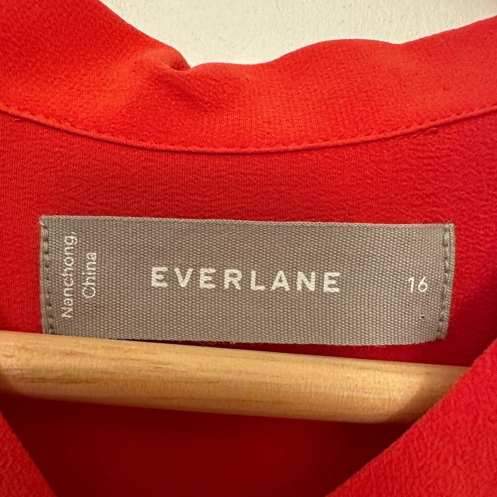 Everlane 100% Silk Red Short-Sleeve Button-Down Blouse - Picture 2 of 5